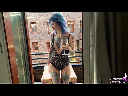 ❤️ విపరీతమైన అమ్మాయి గల్ప్‌తో చప్పరిస్తుంది మరియు ఓపెన్ స్కై కింద ఉద్రేకపూరితంగా ఫకింగ్ చేస్తోంది స్లట్స్ పోర్న్ వద్ద te.pornado-co.ru ❌️